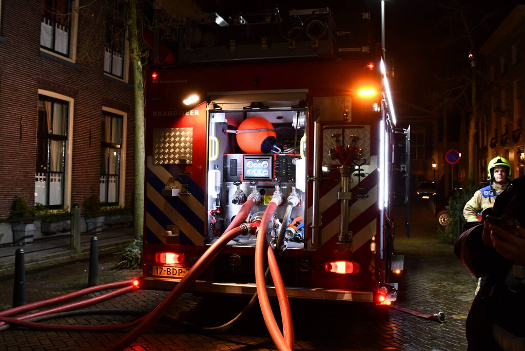 Grote brand historisch pand, brand moeilijk te bestrijden