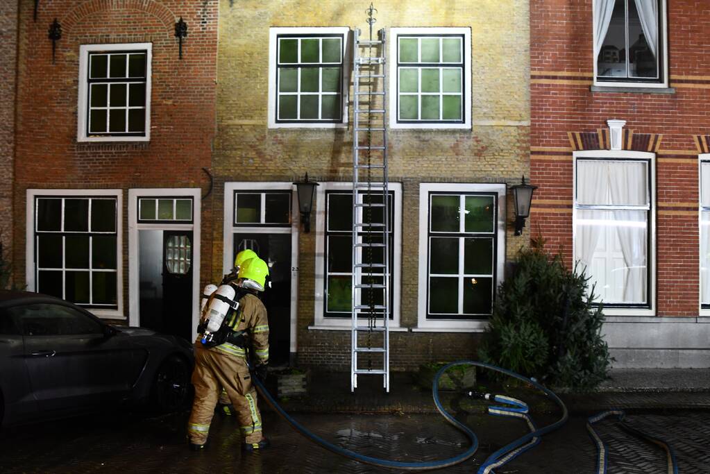 Grote brand historisch pand, brand moeilijk te bestrijden