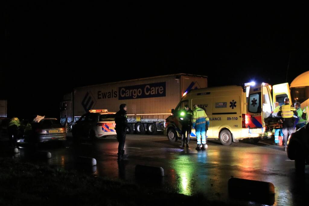 Massale inzet hulpdiensten bij tankstation om medisch noodgeval