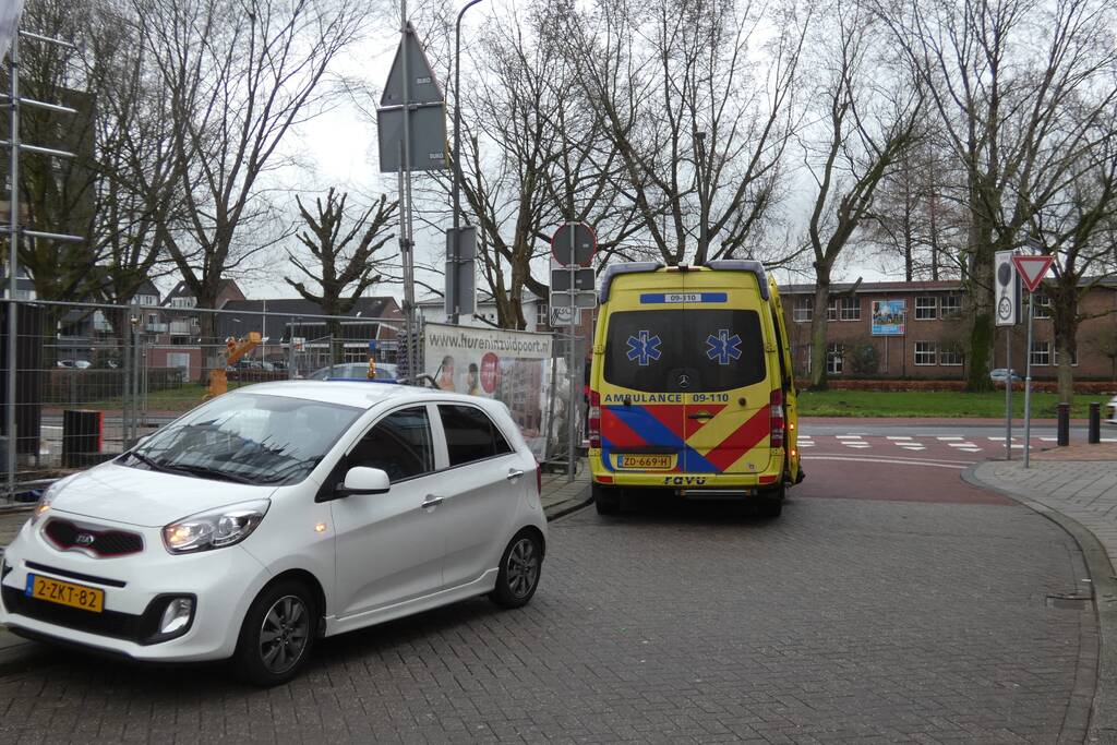 Fietser gewond na aanrijding met auto
