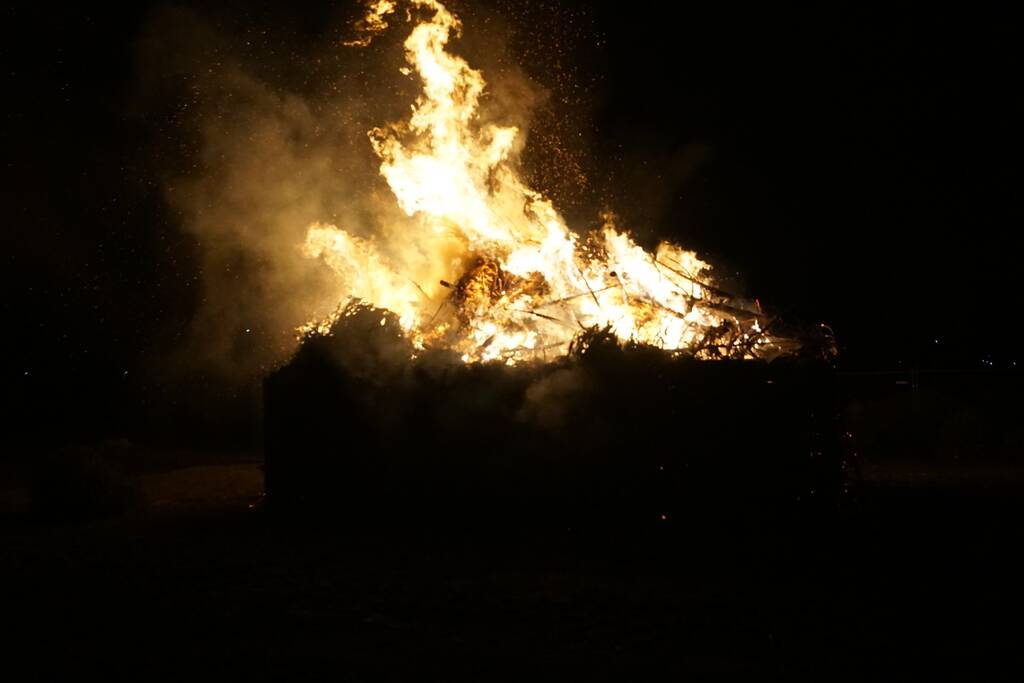 Veel bekijks bij kerstboom verbranding