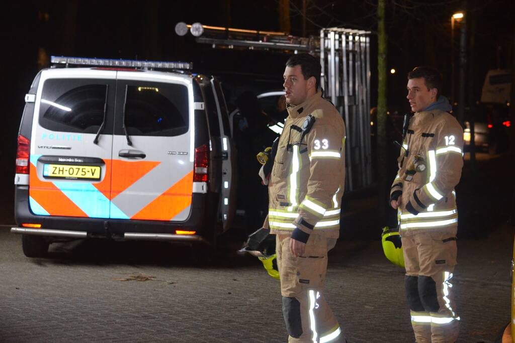 Man van balkon gehaald en aangehouden