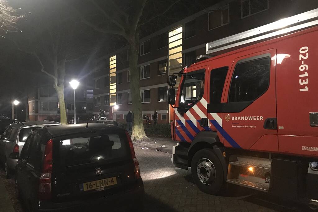Brandweer verricht metingen na gaslucht