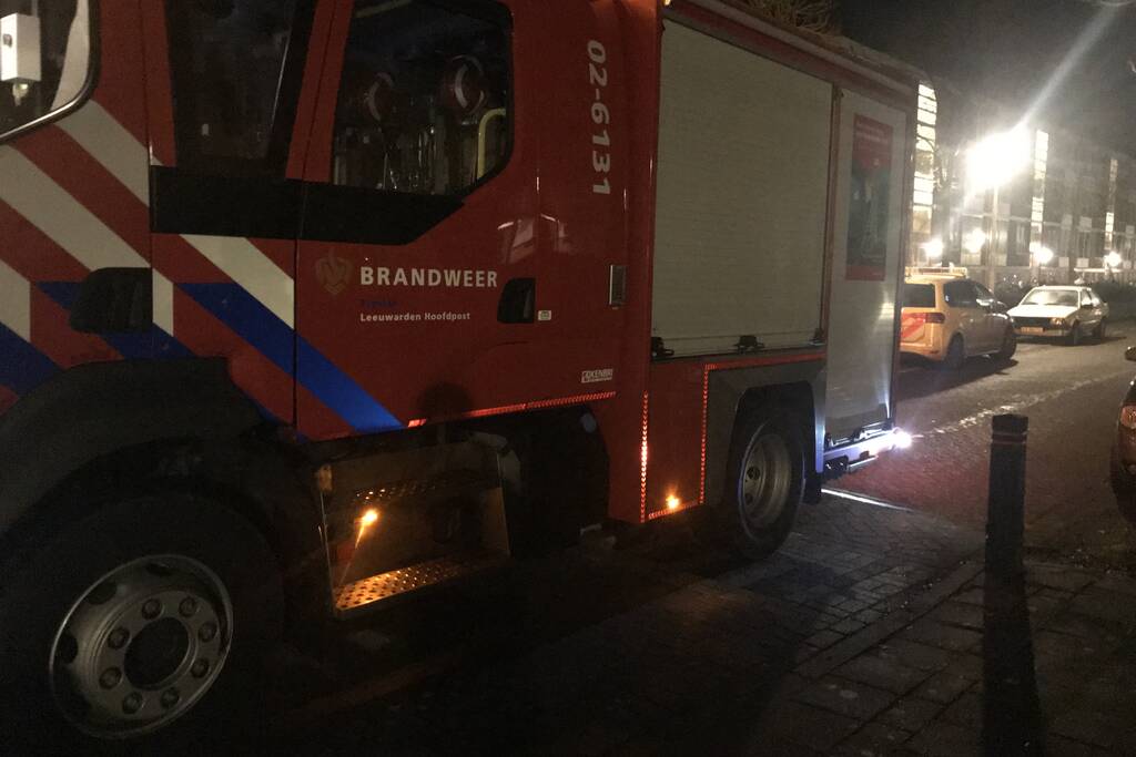 Brandweer verricht metingen na gaslucht