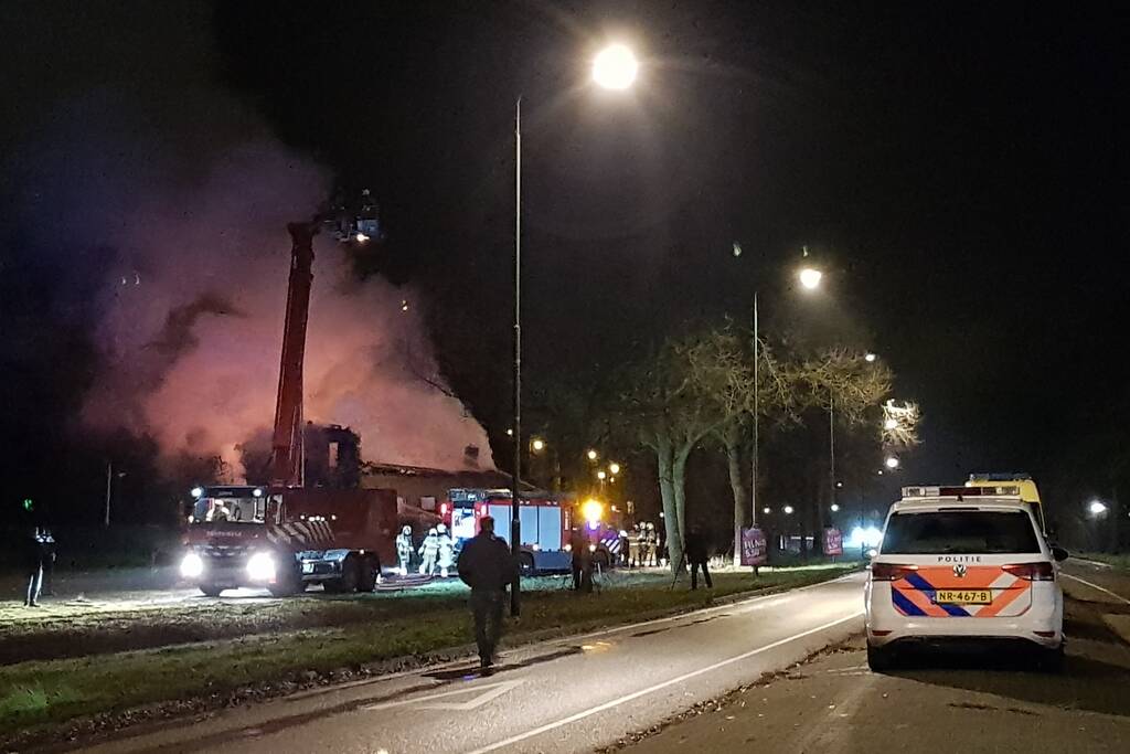 Leegstaande woning verwoest door brand