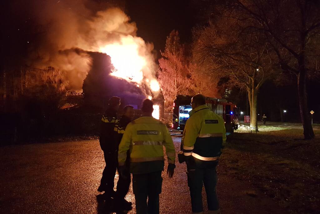 Leegstaande woning verwoest door brand