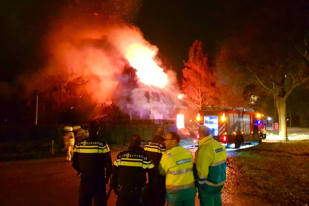 Leegstaande woning verwoest door brand