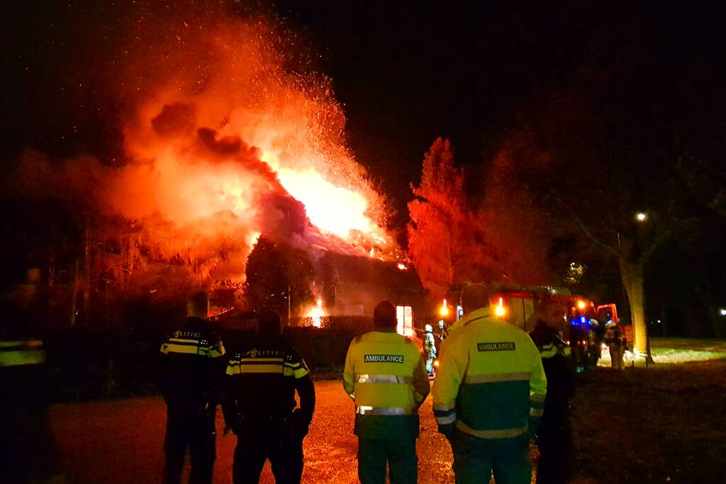 Leegstaande woning verwoest door brand