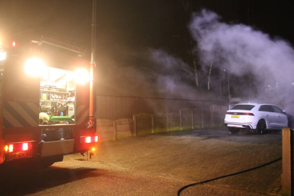 Peperdure Audi brandt uit op woonwagenpark