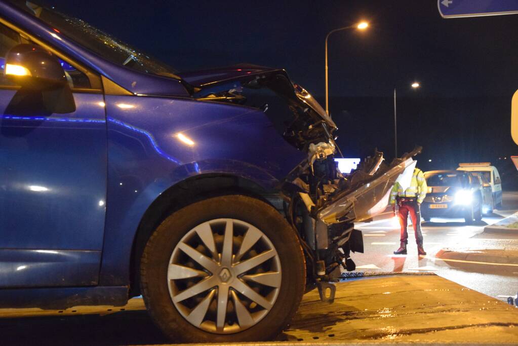 Flinke schade  bij botsing op kruising