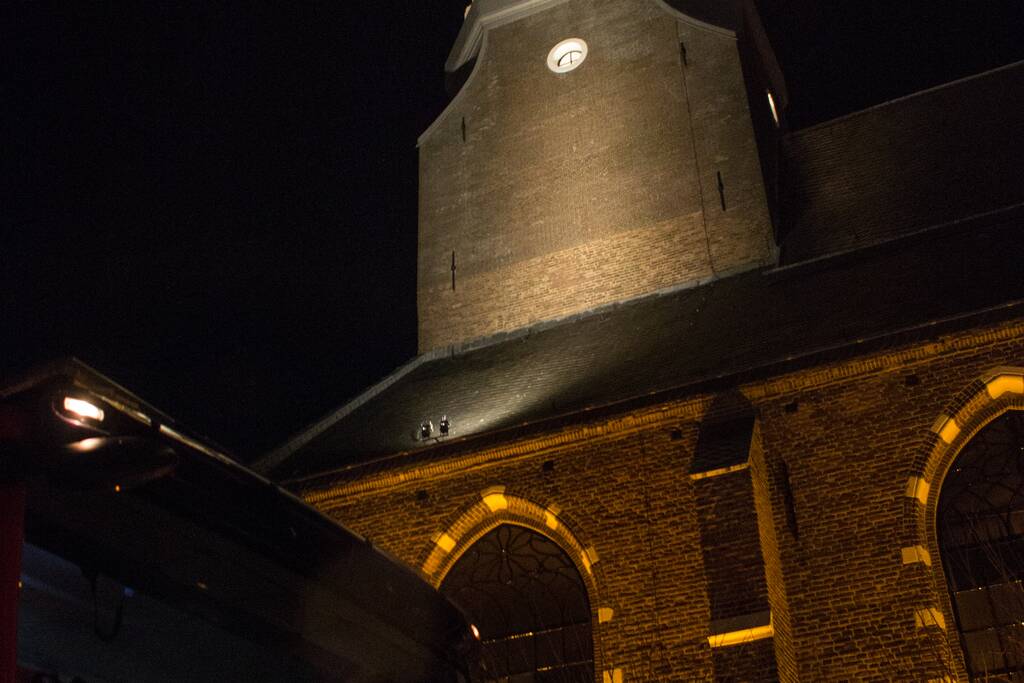 Brandweer oefent enorme brand in toren Grote Kerk
