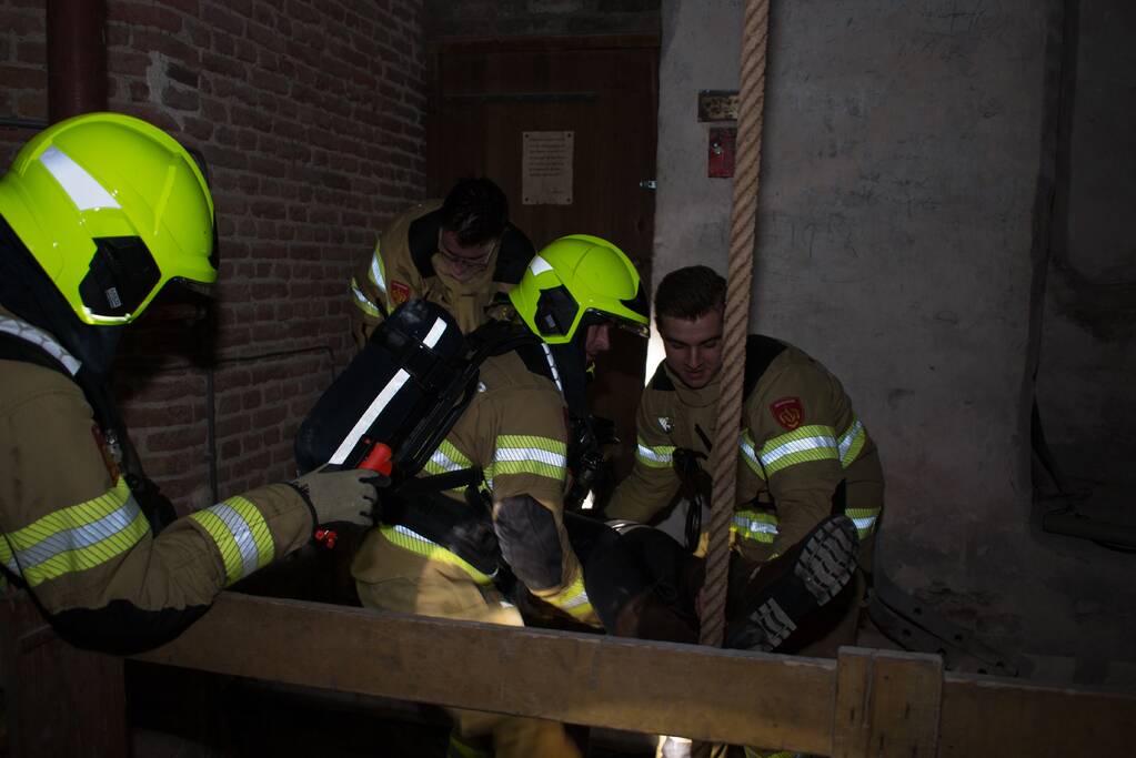 Brandweer oefent enorme brand in toren Grote Kerk