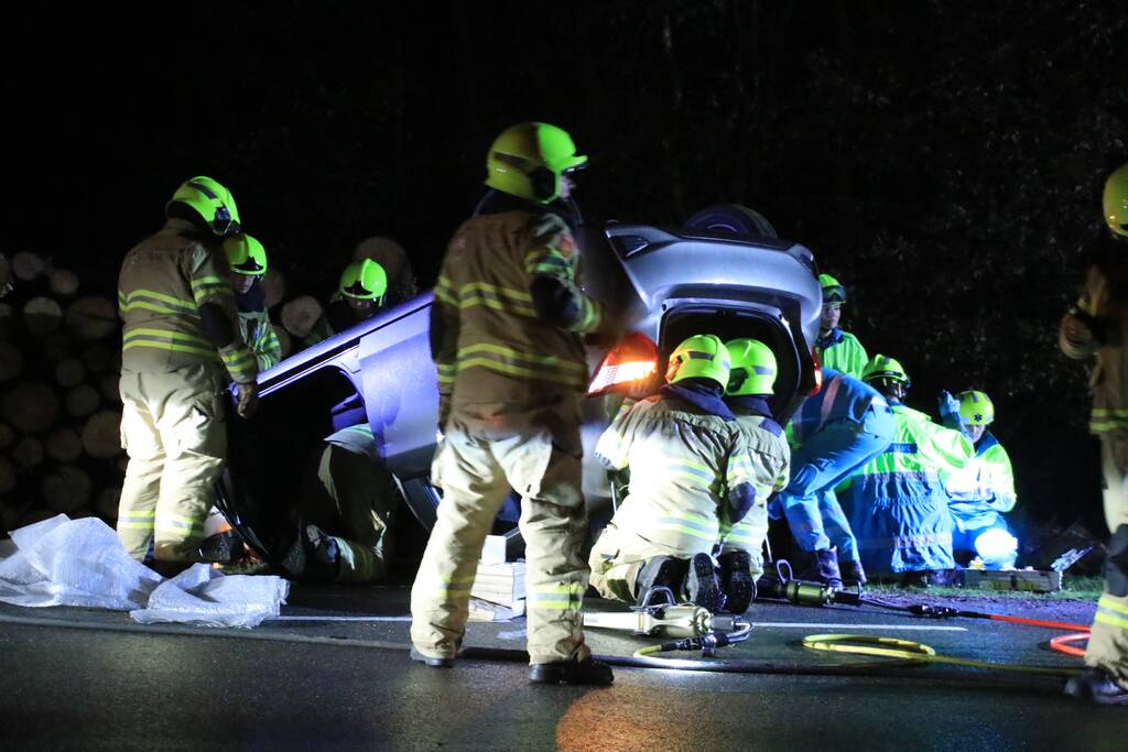 Auto over de kop geslagen