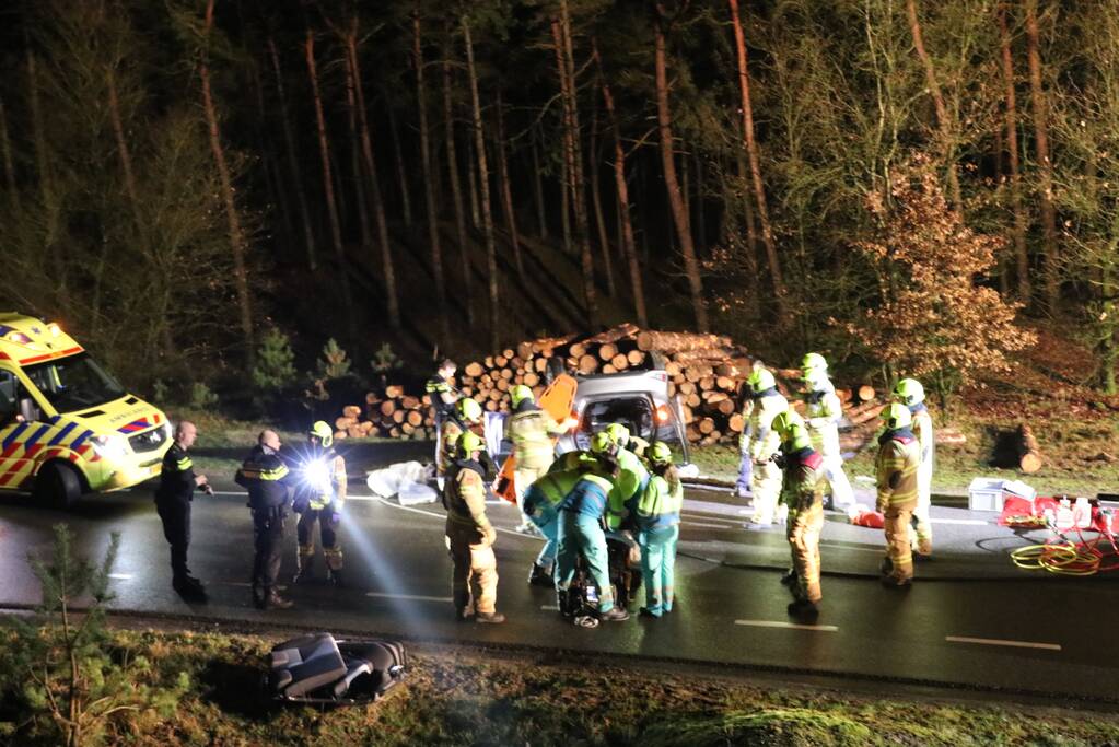 Auto over de kop geslagen