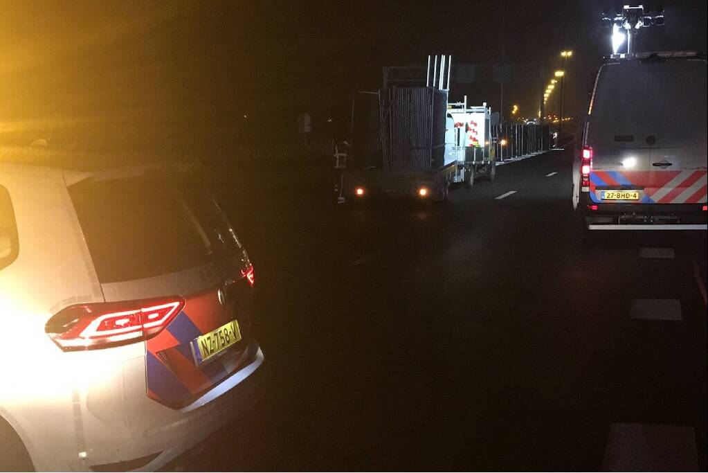 Snelweg afgesloten na vondst dode
