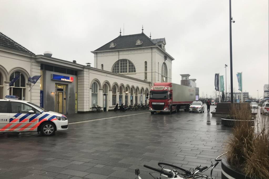 Verdacht pakketje aangetroffen in trein op station