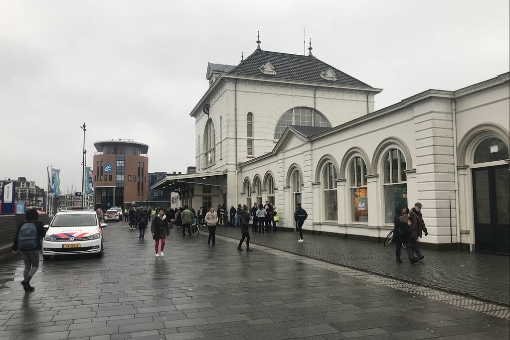 Verdacht pakketje aangetroffen in trein op station