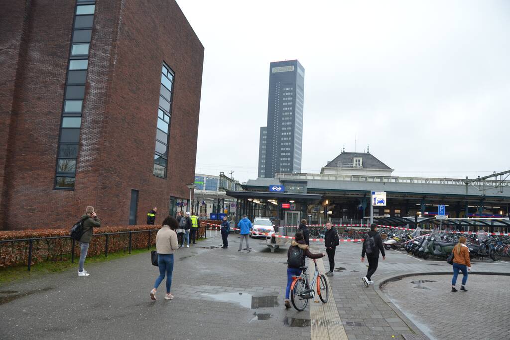Verdacht pakketje aangetroffen in trein op station