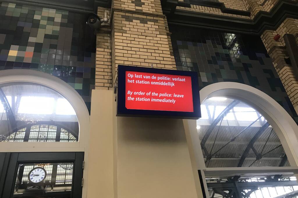 Verdacht pakketje aangetroffen in trein op station