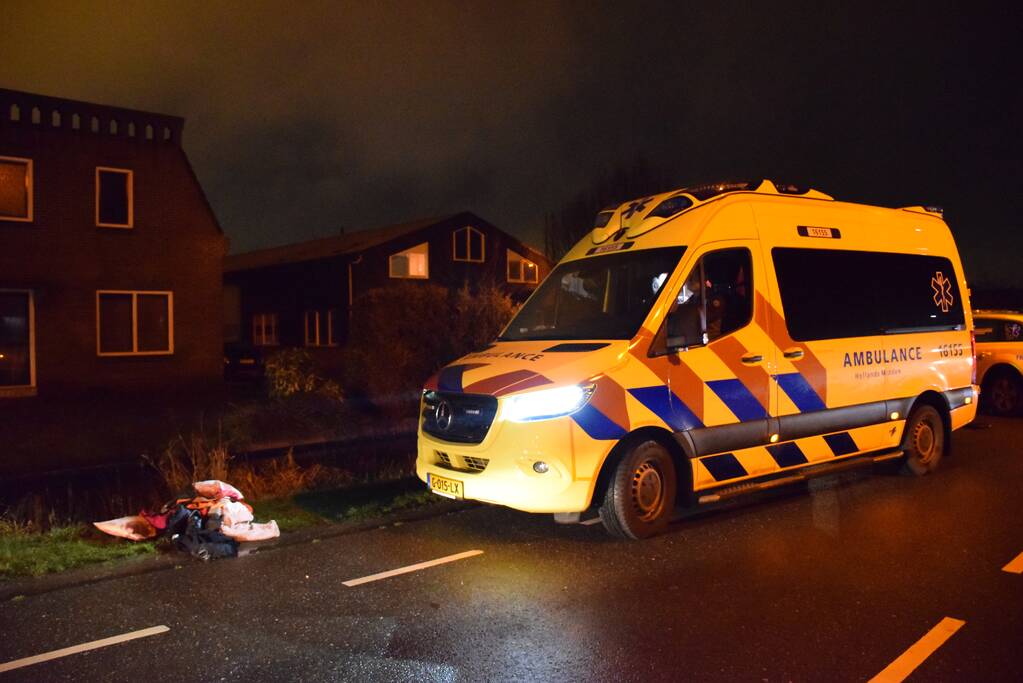 Voetganger zwaargewond na aanrijding met auto