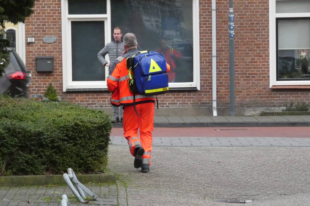 Persoon gewond na botsing met auto
