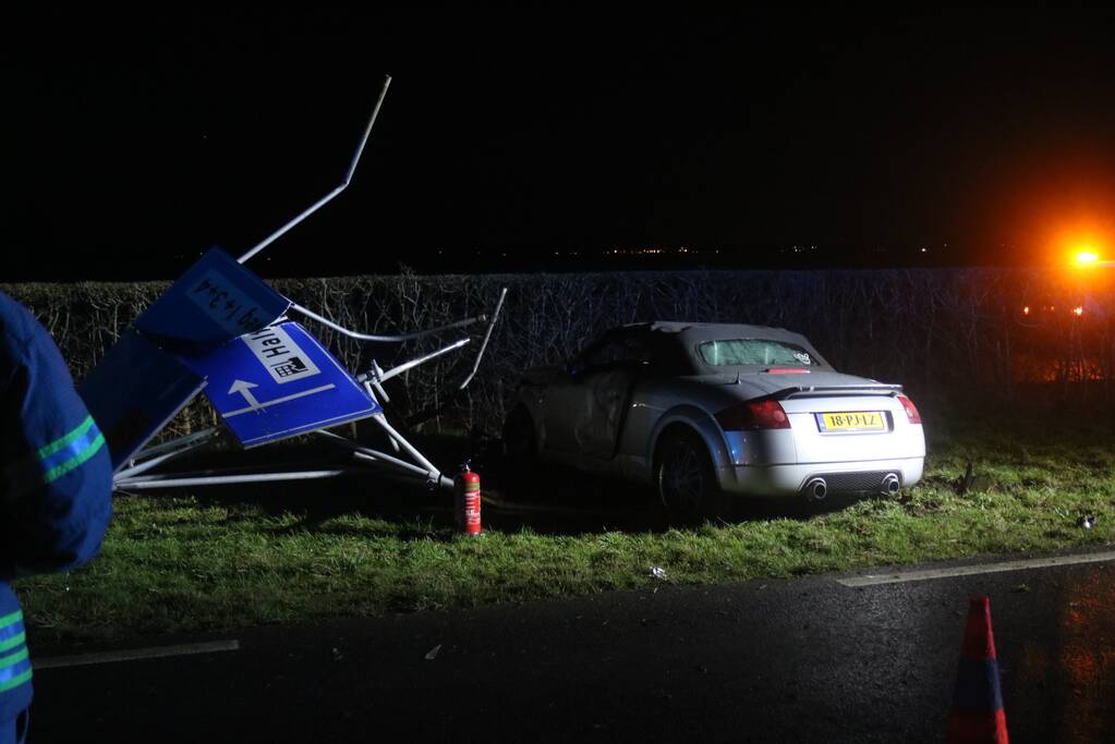 Flinke schade en gewonden na kop-staart aanrijding