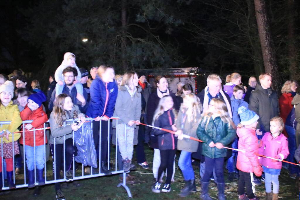 Jaarlijkse kerstboomverbranding druk bezocht