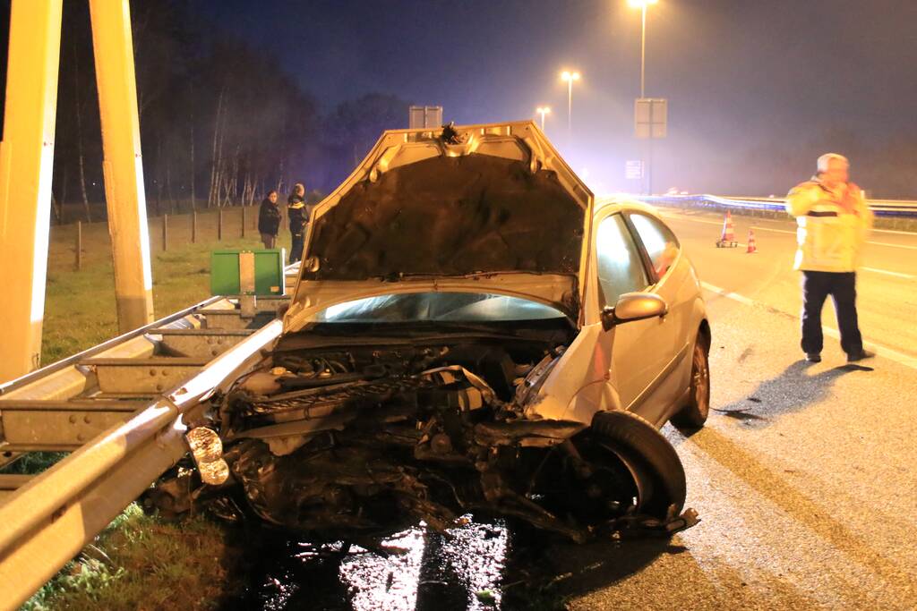 Beschonken bestuurder aangehouden na eenzijdige aanrijding op snelweg