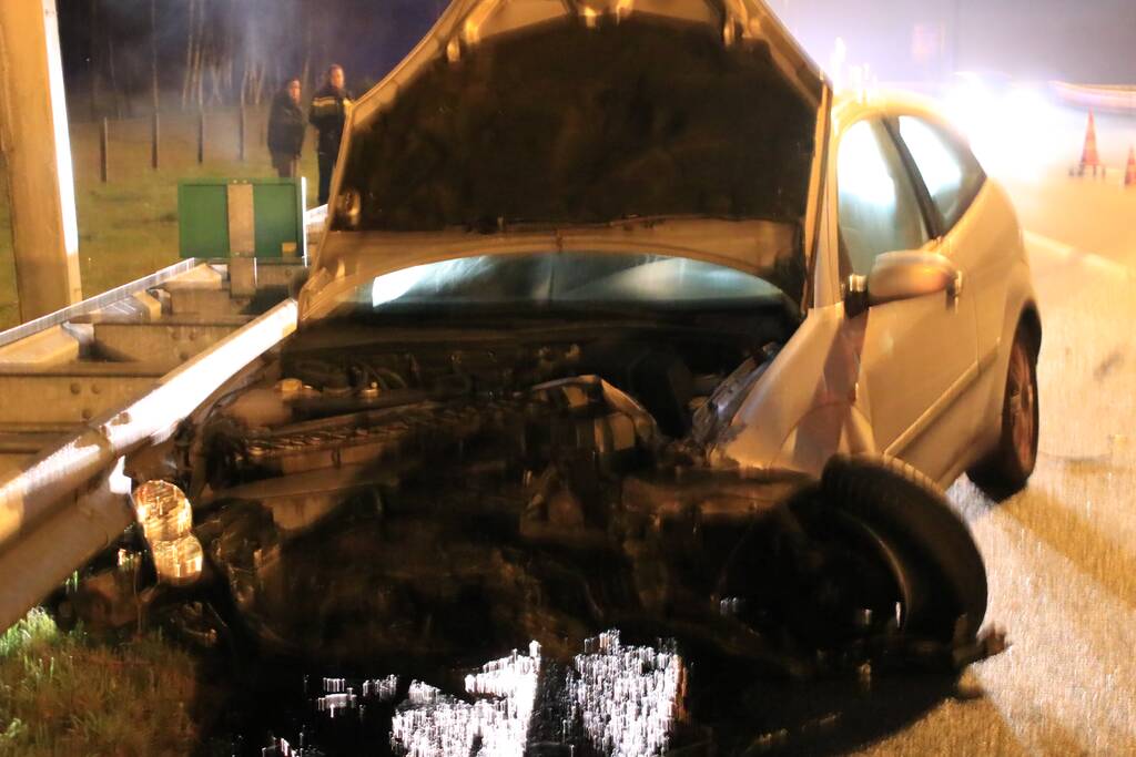 Beschonken bestuurder aangehouden na eenzijdige aanrijding op snelweg