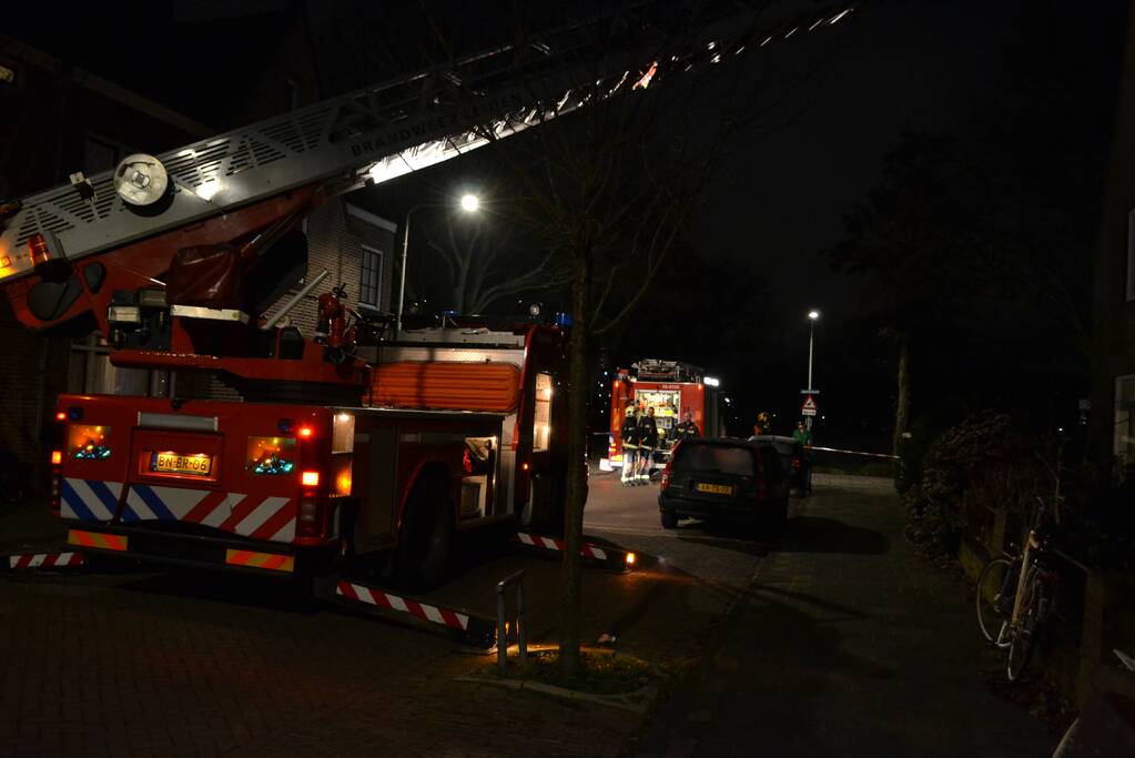 Brand in schoorsteen van woning
