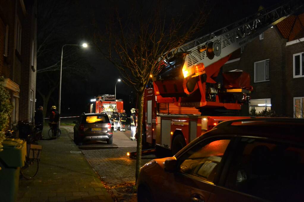 Brand in schoorsteen van woning