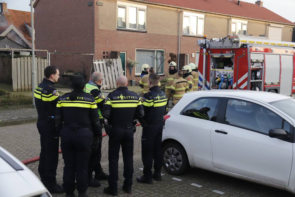 Brand in schuur achter woning