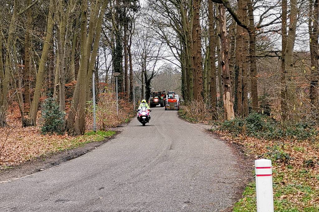 Aspirant politieagenten doen algemene verkeerscontrole