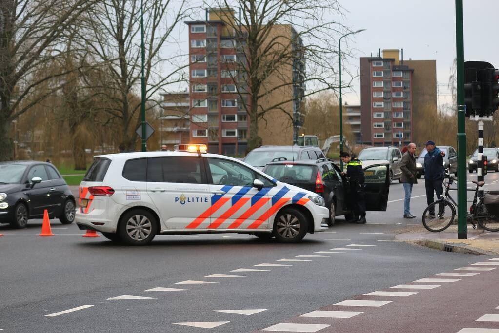 Scooterrijder gewond bij aanrijding op kruising
