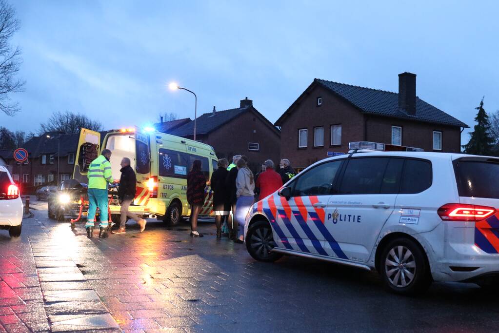 Fietsers met elkaar in botsing op kruising