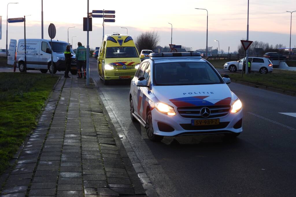 Fietser gewond na aanrijding met personenauto