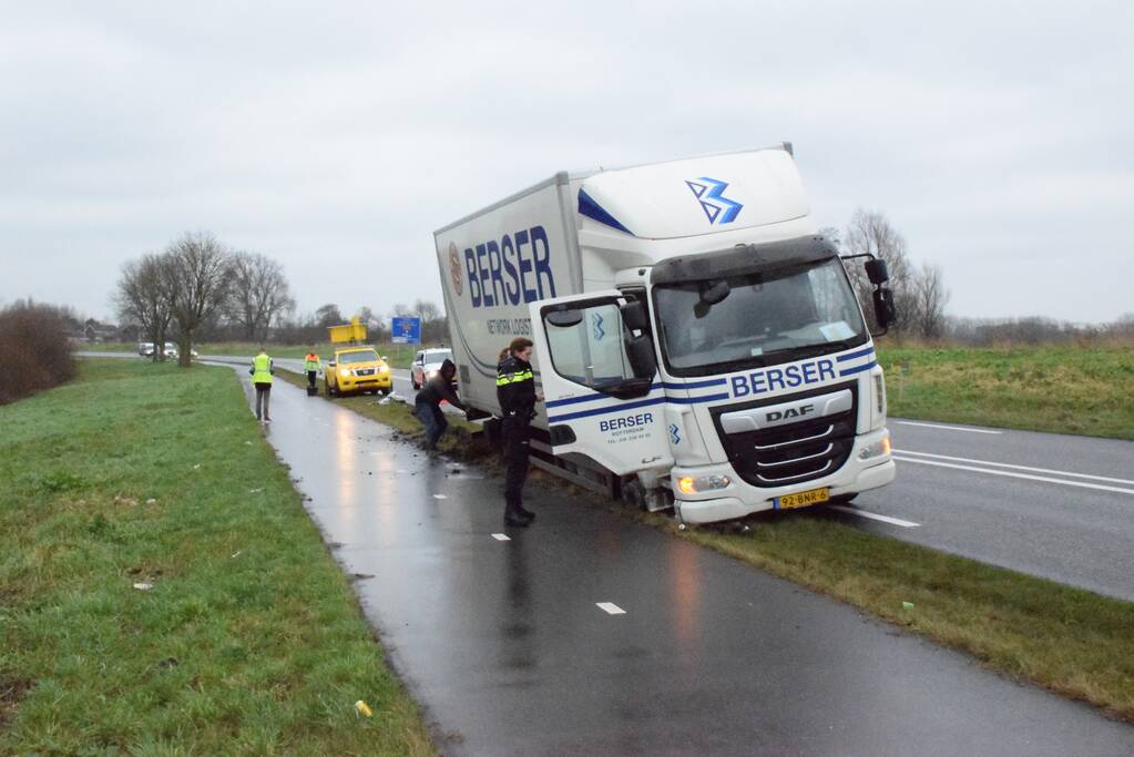 Bestuurder bestelbus gewond na ongeval