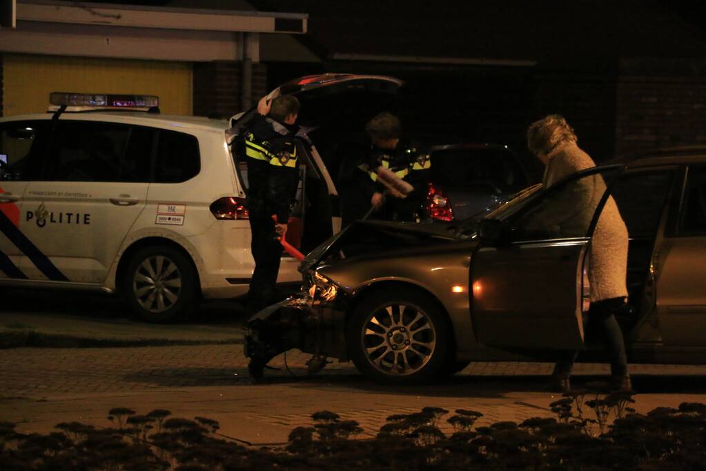 Fikse schade na aanrijding tussen twee autos