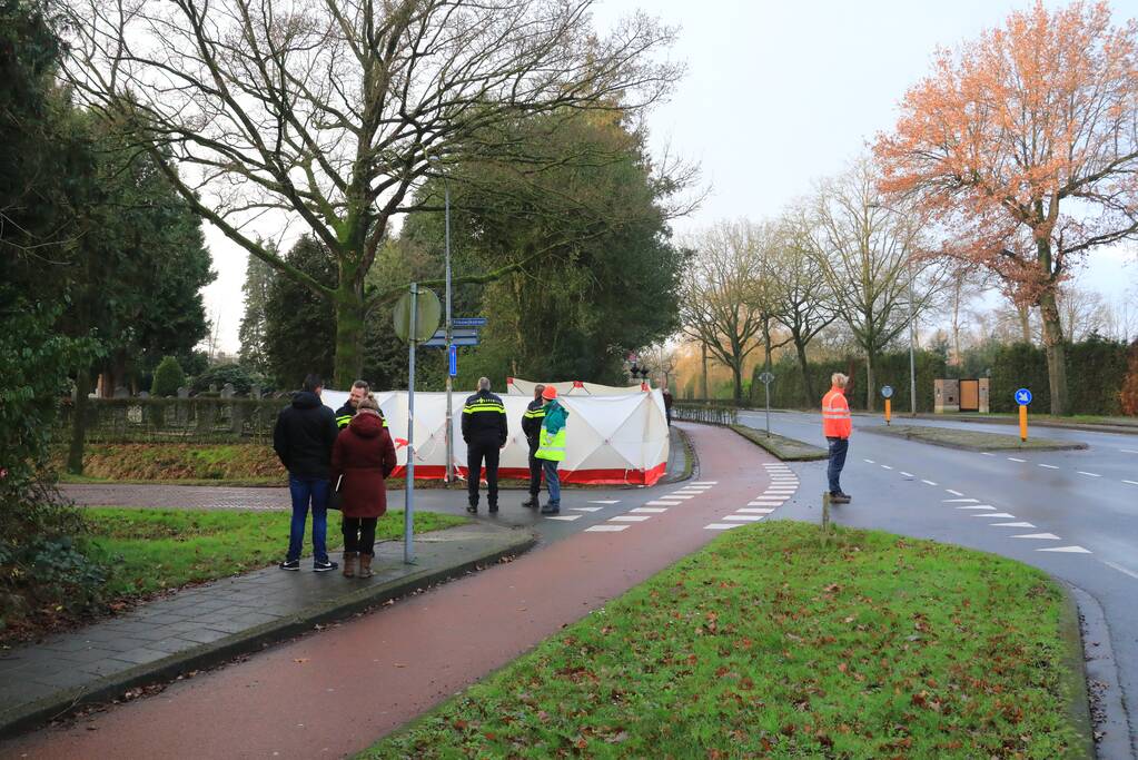 Dode aangetroffen voor begraafplaats