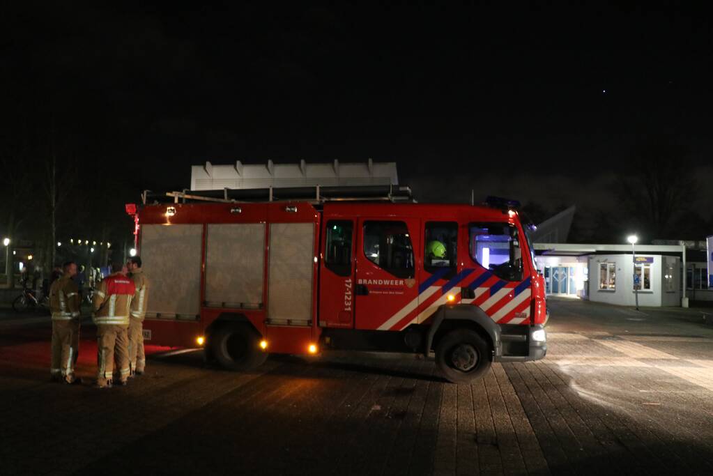 Brandweer onderzoekt brandmelding in ontmoetingscentrum de Tuyter