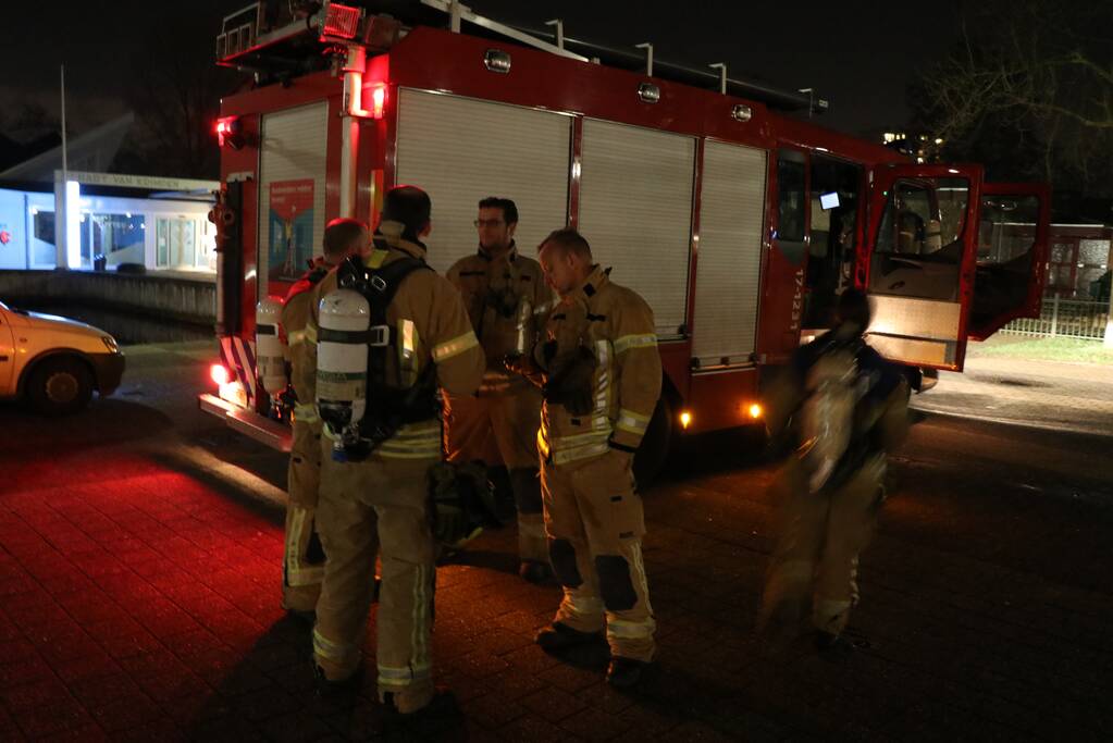 Brandweer onderzoekt brandmelding in ontmoetingscentrum de Tuyter
