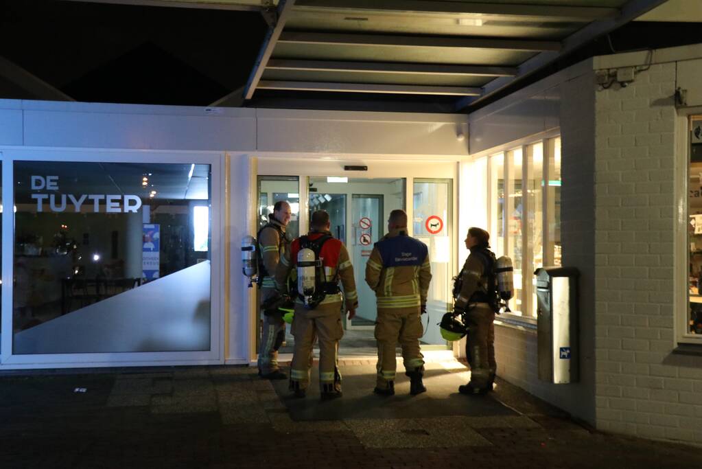 Brandweer onderzoekt brandmelding in ontmoetingscentrum de Tuyter