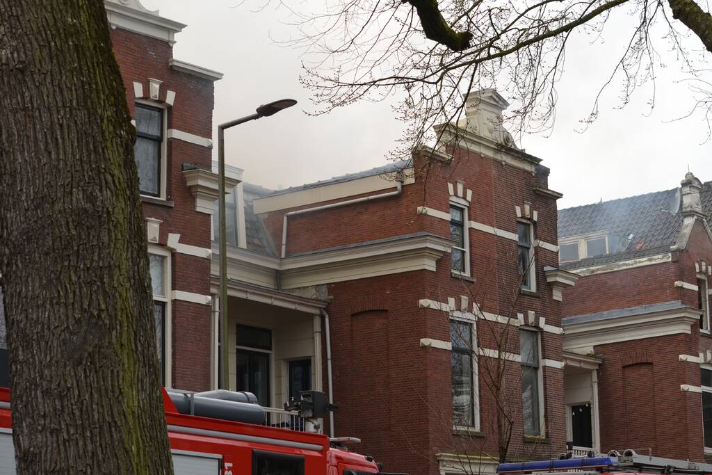 Veel rook bij brand in appartementencomplex