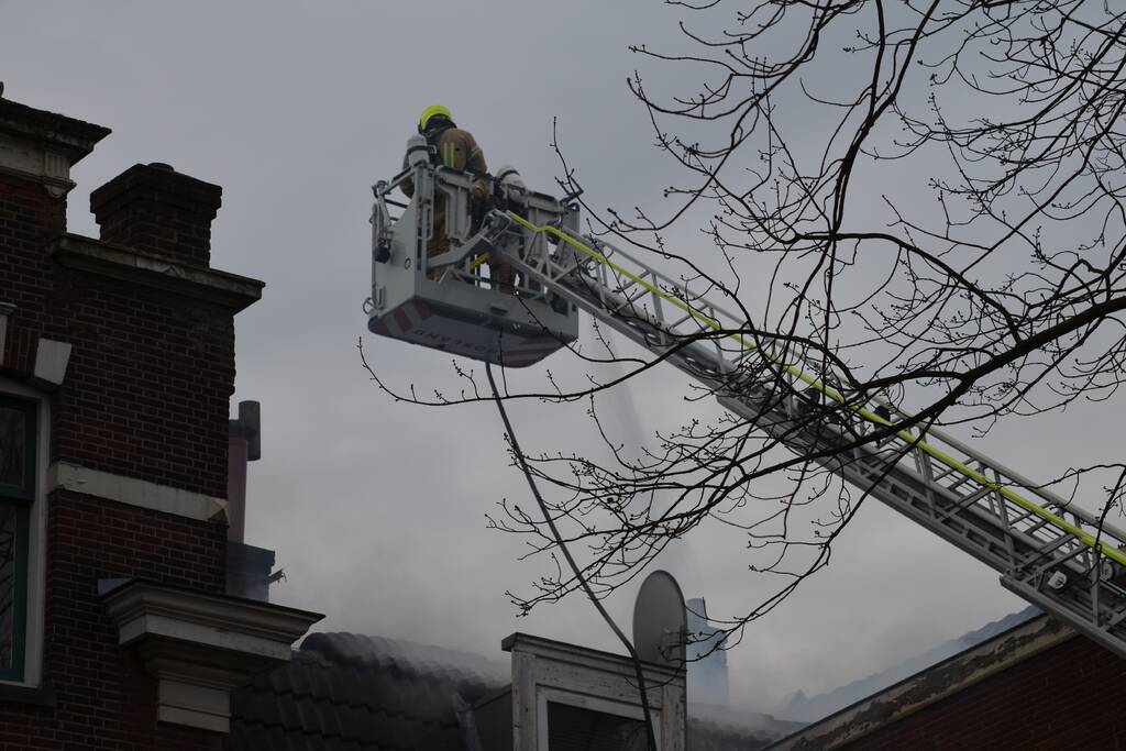 Veel rook bij brand in appartementencomplex