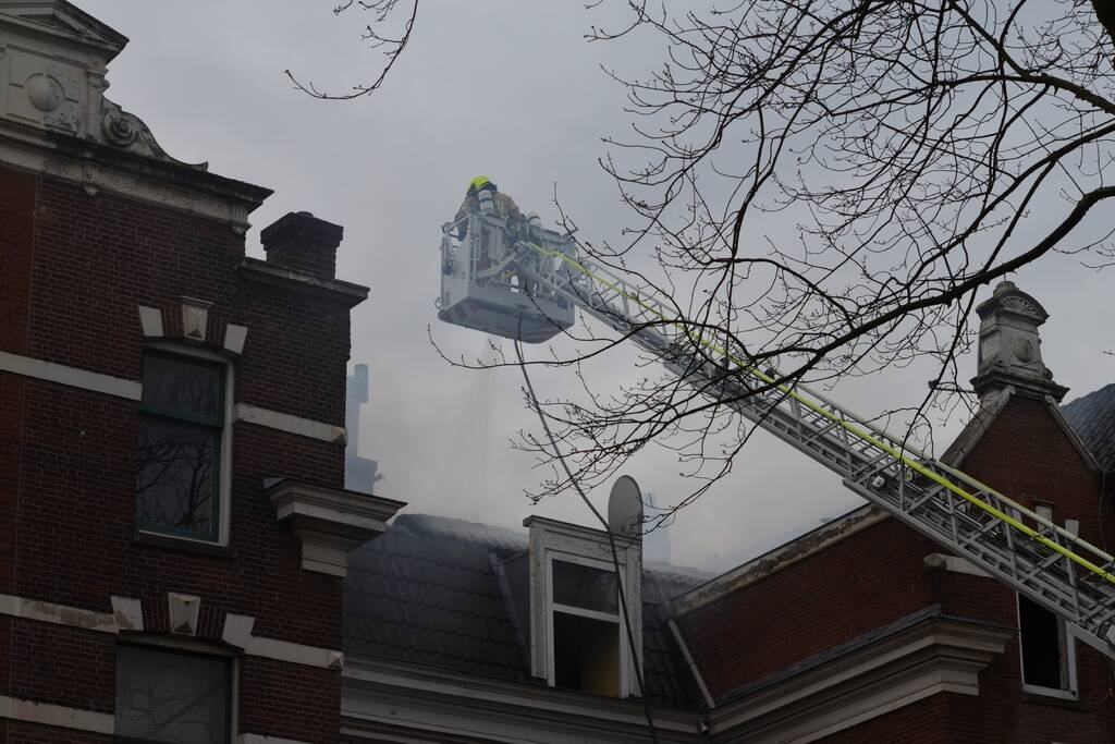 Veel rook bij brand in appartementencomplex