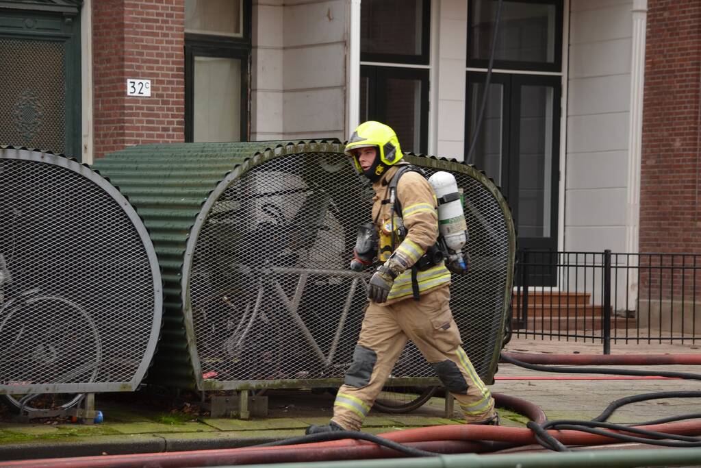 Veel rook bij brand in appartementencomplex
