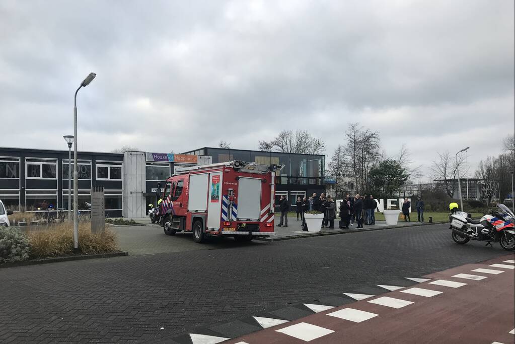 Bedrijfspand van Vriesco ontruimt na mogelijk brand