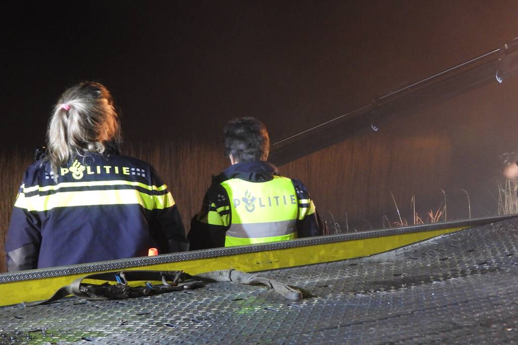 Personenauto belandt in sloot