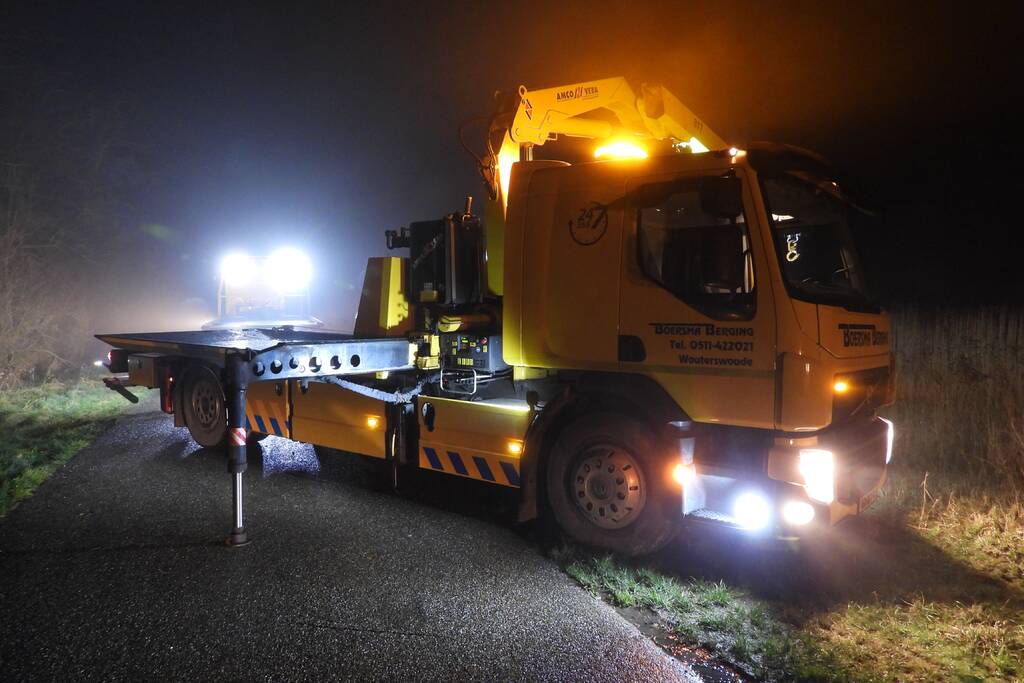 Personenauto belandt in sloot