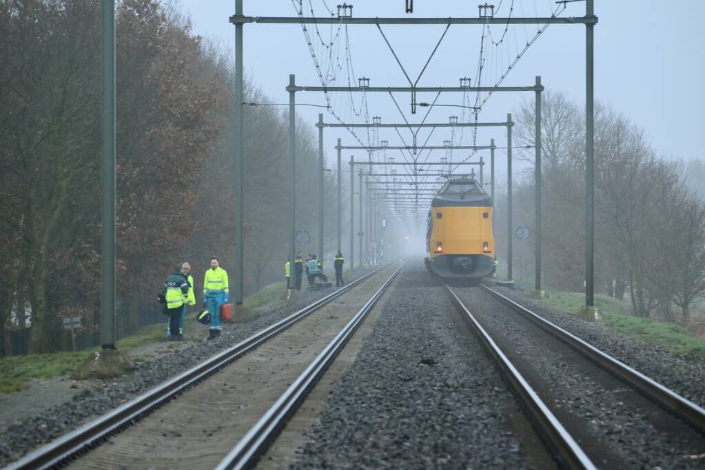 Geen treinverkeer na aanrijding met trein